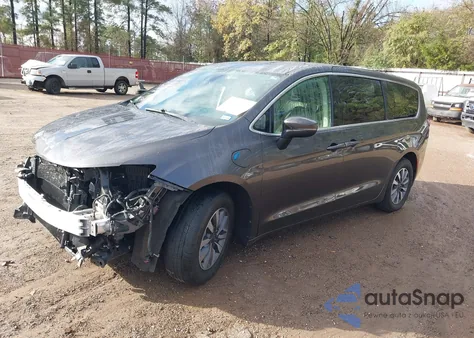 2023 Chrysler Pacifica Hybrid Touring L z USA, uszkodzony, nr VIN 2C4RC1L77PR584250
